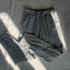 NIKE jogger grey.